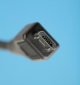 AK67422-1-H.jpg CAVO DI CONNESSIONE MICRO USB B - LUNGHEZZA MT. 3 SCHERMATO