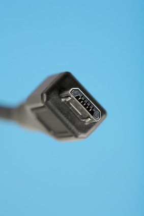 AK67422-1-H.jpg CAVO DI CONNESSIONE MICRO USB B - LUNGHEZZA MT. 3 SCHERMATO