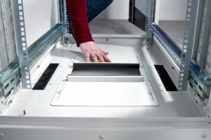 ARMADIO 32 UNITA' LINEA PROFESSIONALE (A)1580 X (L)800 X (P)800 MM. COLORE NERO RAL 9005