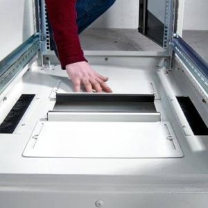 ARMADIO 42 UNITA' LINEA PROFESSIONALE (A)2020 X (L)800 X (P)800 MM. COLORE NERO RAL 9005
