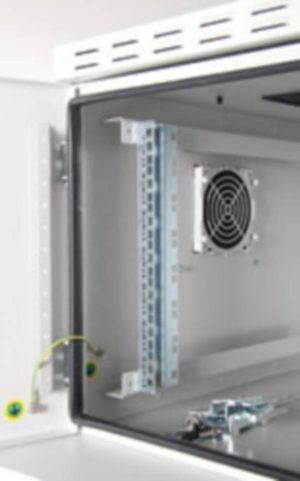 ARM186-3-H.jpg ARMADIO RACK 19" PER RETI DA ESTERNO PROTEZIONE IP55 12 UNITA' 600x450x713 MM (LxPxA)