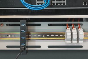 DA70257-3-H.jpg DIGITUS Hub USB 3.0, 4 porte, Industrial Line