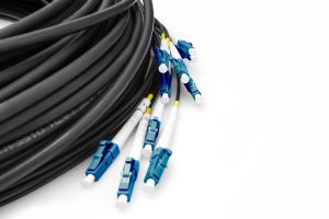 Cavo breakout universale in fibra ottica dotato di terminali, Multimode OS2, 12 fibre, LC/UPC - LC/UPC  150 mt. colore nero