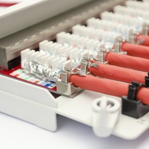 DN91624SEA-3-H.jpg PANNELLO PATCH 19" CATEGORIA 6A SCHERMATO 24 PORTE 8 POLI RJ45