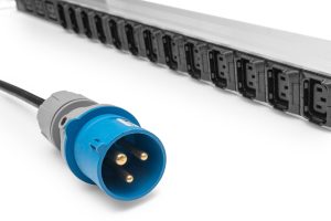 DN95450-1-H.jpg Multipresa 1 Fase 16A, 24 x C13, 3 x C19, cavo mt 3 mt con spina IEC 60309 16 A