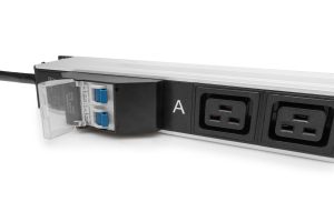 DIGITUS PDU IT di base, monofase 32A, 24 x C13, 4 x C19, cavo di alimentazione da 3 m, spina IEC 60309 32A
