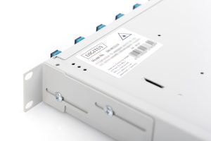 BOX FIBRA OTTICA 1U INSTALLAZIONE RAPIDA SENZA PANNELLO FRONTALE VITI INCLUSE GRIGIO RAL7035 DIGITUS