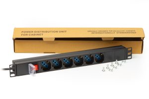 LK10060.jpg MULTIPRESA DA RACK 19" 6 PRESE UNIVERSALI CON INTERRUTTORE SPINA ITALIANA 16A COLORE NERO VITI INCLUSE