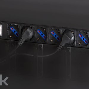 MULTIPRESA DA RACK 19" 7 PRESE UNIVERSALI CON INTERRUTTORE SPINA ITALIANA 16A CAVO MT 3