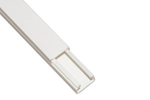 LK15610G.jpg CANALINA PASSACAVI ADESIVA IN PVC MM 15x10 MT 2 CON COPERCHIO SCORREVOLE BIANCO