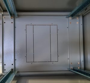 LK1942U610PV-4-H.jpg ARMADIO RACK PER RETI 19" 42U (A)2002, (L)600, (P)1000, COLORE GRIGIO PORTA A VETRO SERIE EAVI