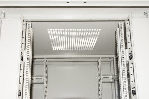 LK1942U88GFP-1-H.jpg ARMADIO RACK 19" 42U (A)2055, (L)800, (P)800 COLORE GRIGIO PORTA VETRO DISASSEMBLATO CON GUIDACAVI LATERALE