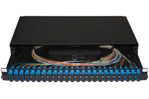 PANNELLO FIBRA OTTICA 19" CON 24 ADATTATORI SC DUPLEX SINGLEMODE PROFONDITA' 250 MM CON PIGTAIL INSTALLATI COLORE NERO