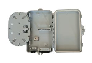 BOX DA ESTERNO 4 PORTE PER CONNETTORI FIBRA OTTICA SC SIMPLEX O LC DUPLEX PER APPLICAZIONI FTTH IP67