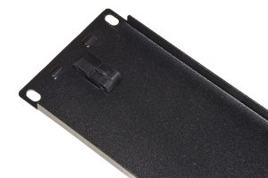 LKCOP2UNS-2-H.jpg PANNELLO CIECO 2 UNITA' PER ARMADI RACK 19" COLORE NERO CHIUSURA A SCATTO