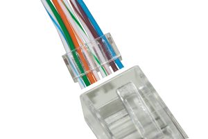LKPL85I-6-H.jpg CONFEZIONE 100 CONNETTORI 8 POLI CAT 5E UTP NON SCHERMATO RJ45 CON INSERTO PER CAVO FLESSIBILE