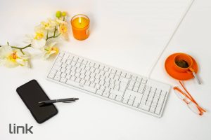 LKTAST09-12-H.jpg TASTIERA ITALIANA 105 TASTI COLORE BIANCO CONNETTORE USB